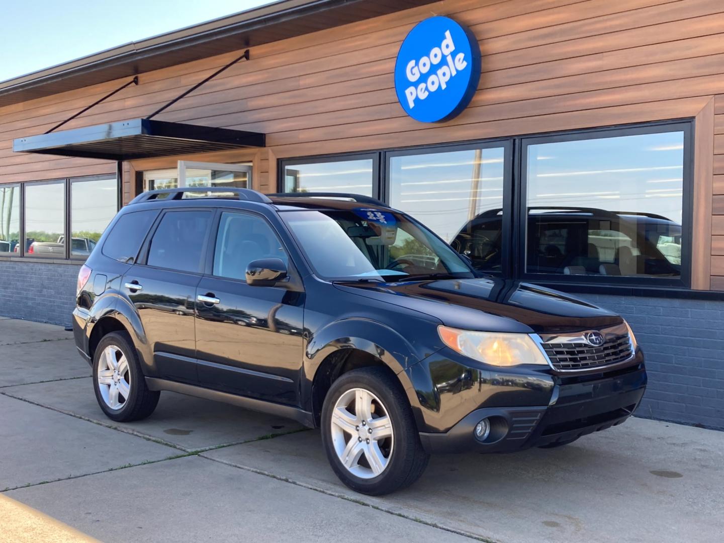 2010 Obsidian Black Subaru Forester 2.5X Limited (JF2SH6DCXAH) with an 2.5L H4 SOHC 16V engine, 4-Speed Aut transmission, located at 1800 South Ihm Blvd, Freeport, IL, 61032, (815) 232-5543, 42.278645, -89.607994 - Forester X Limited 4D SUV - Photo#0